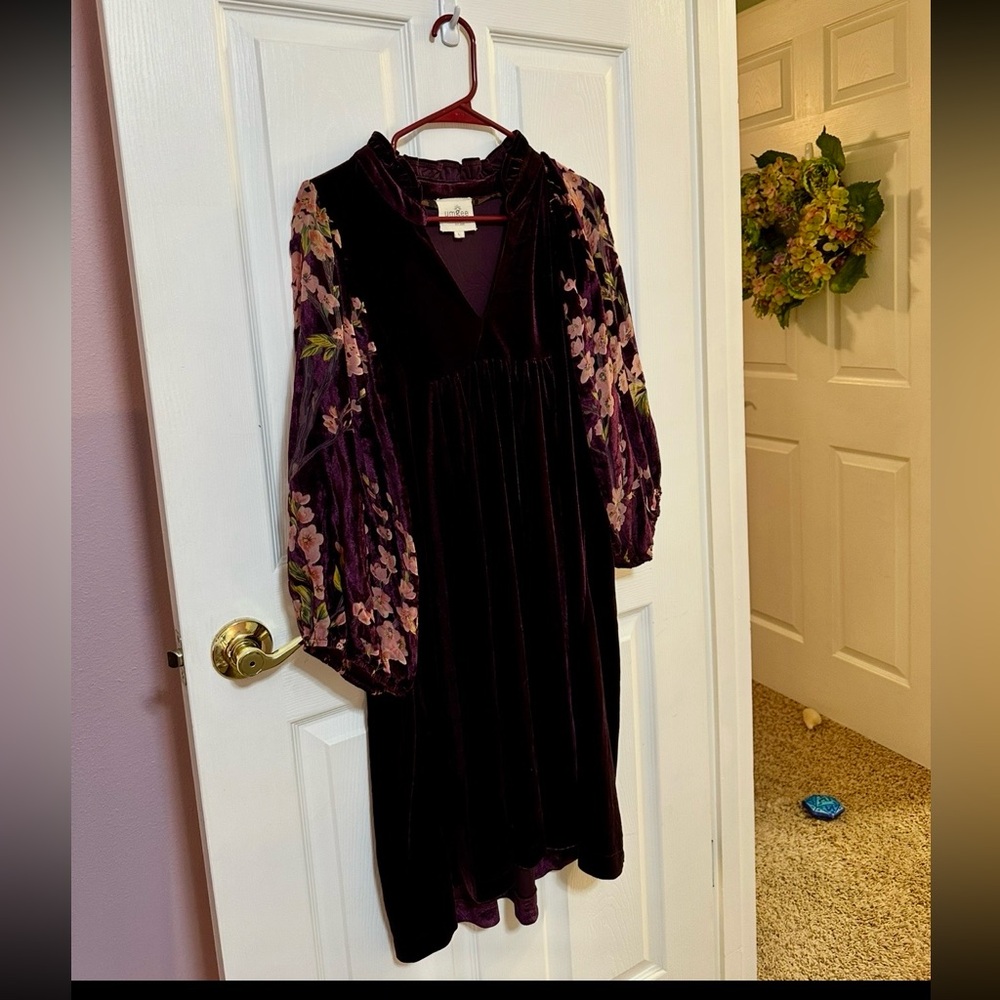 Umgee Large Like New Plum Velvet Floral Mini Dress With Floral Burnout Sleeves - Picture 4 of 5